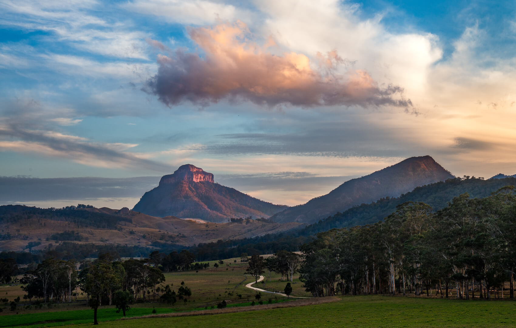 Merit For Digital Mt Lindesay At Sunset By Alan Wigginton