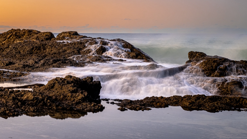 Merit For Print Evening Waves, Currumbin By Hector Beveridge